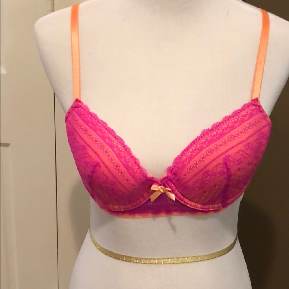 Pink lace bra 34C